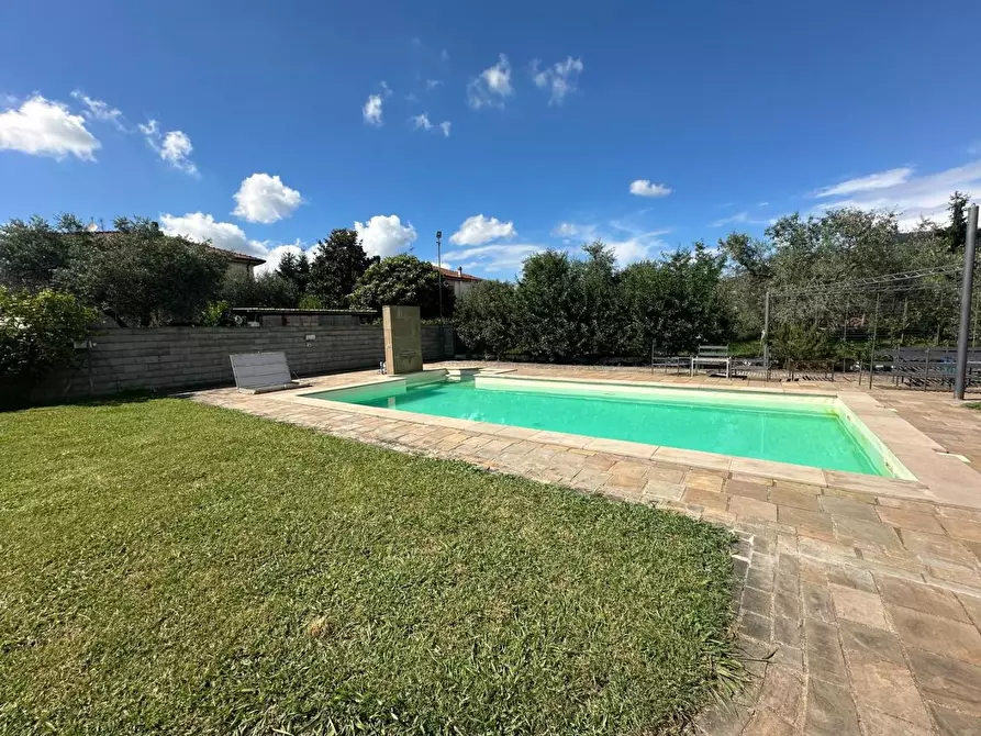 Immagine 10 di Casa semindipendente in vendita  a Castelnuovo Magra