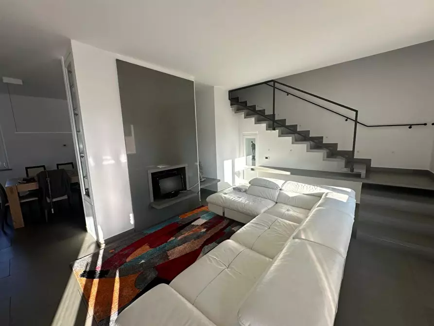 Immagine 17 di Casa semindipendente in vendita  a Castelnuovo Magra