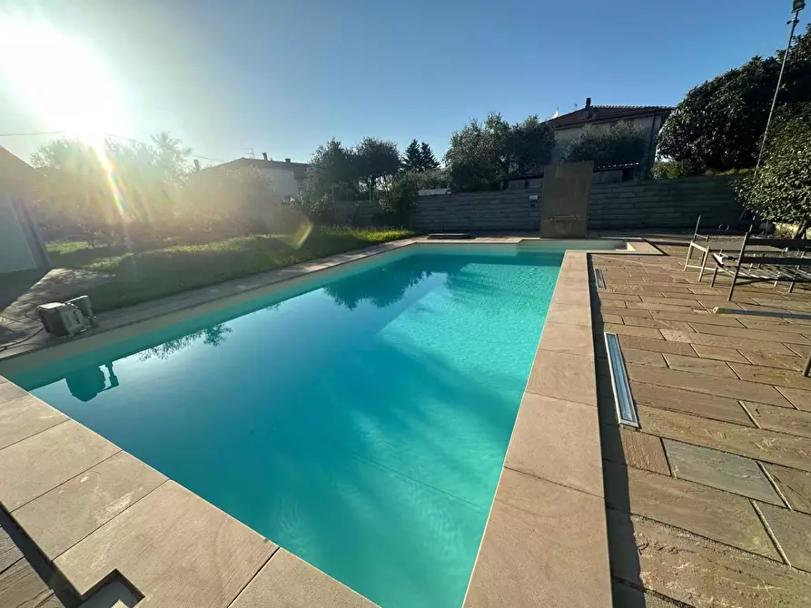 Immagine 11 di Casa semindipendente in vendita  a Castelnuovo Magra