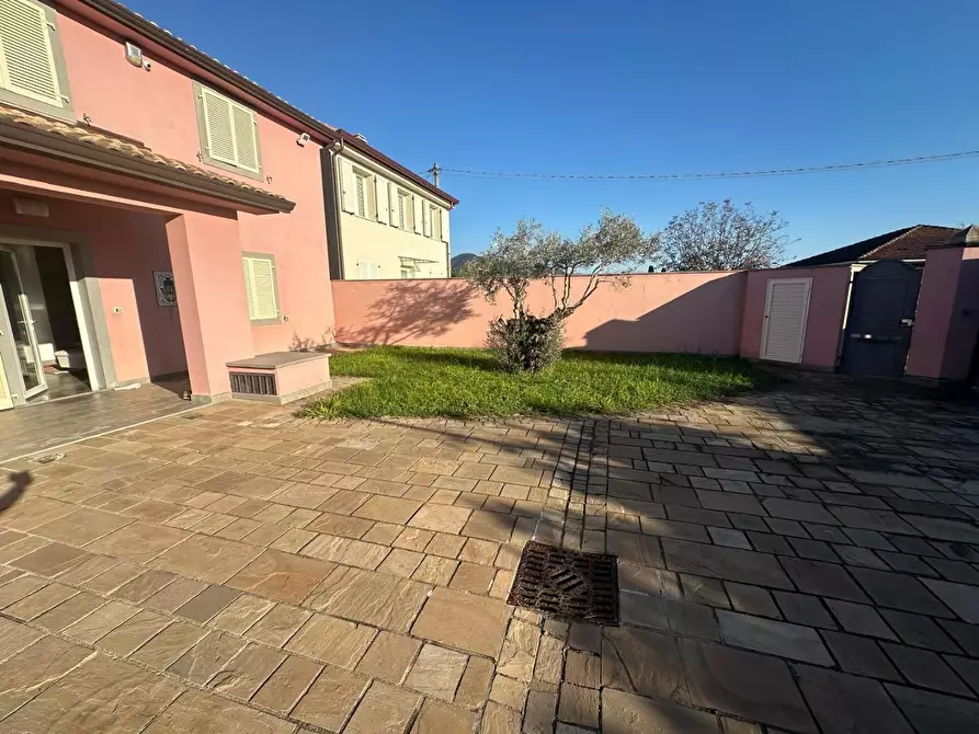 Immagine 14 di Casa semindipendente in vendita  a Castelnuovo Magra