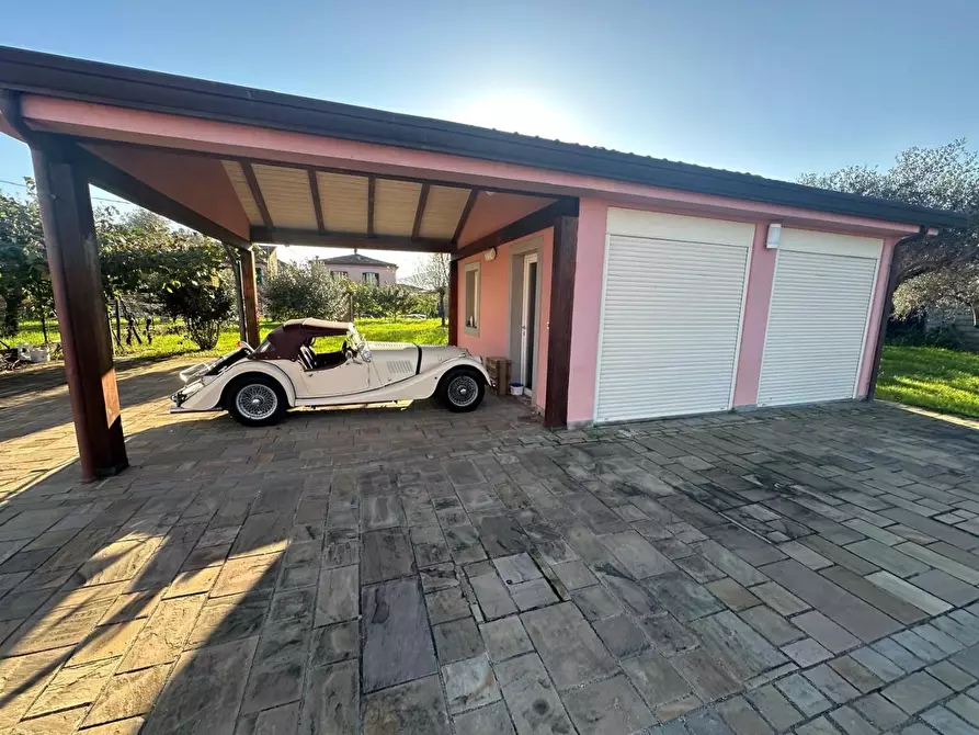 Immagine 13 di Casa semindipendente in vendita  a Castelnuovo Magra