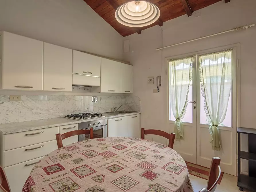 Immagine 4 di Villa in affitto  a Pisa