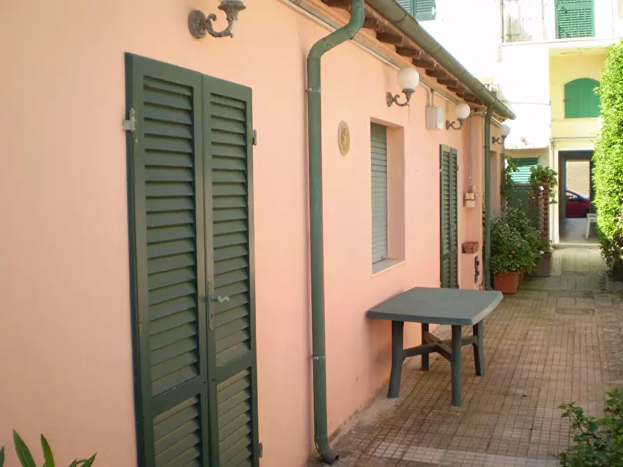 Immagine 11 di Villa in affitto  a Pisa