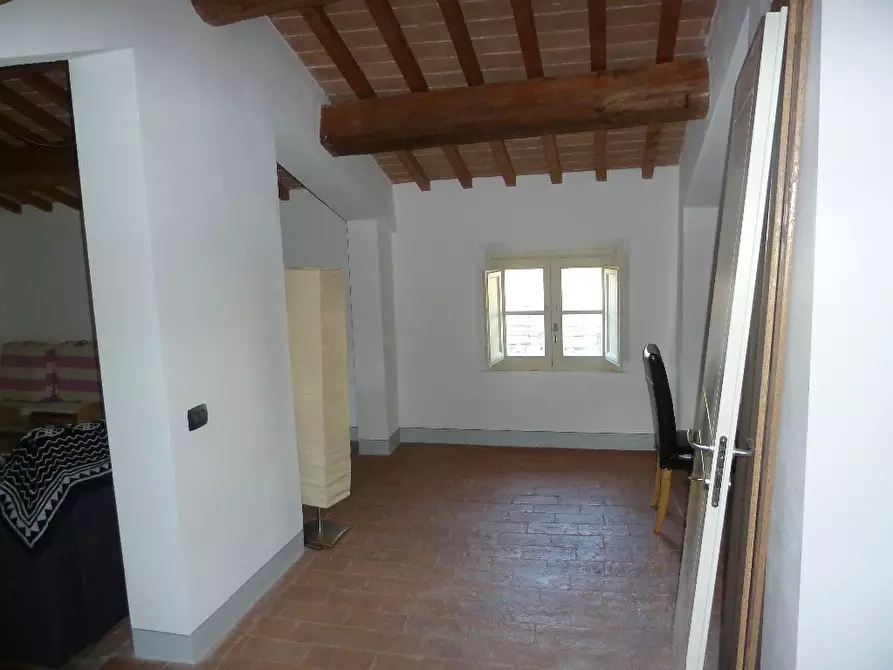 Immagine 10 di Mansarda in vendita  a Calci