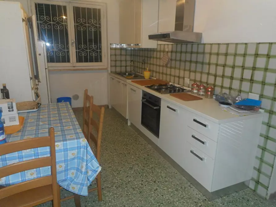 Immagine 10 di Villa in affitto  a Massa