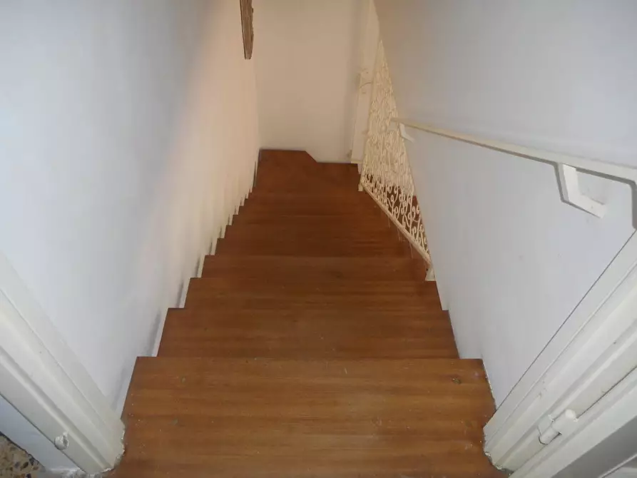 Immagine 13 di Villa in affitto  a Massa