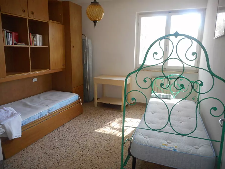 Immagine 15 di Villa in affitto  a Massa