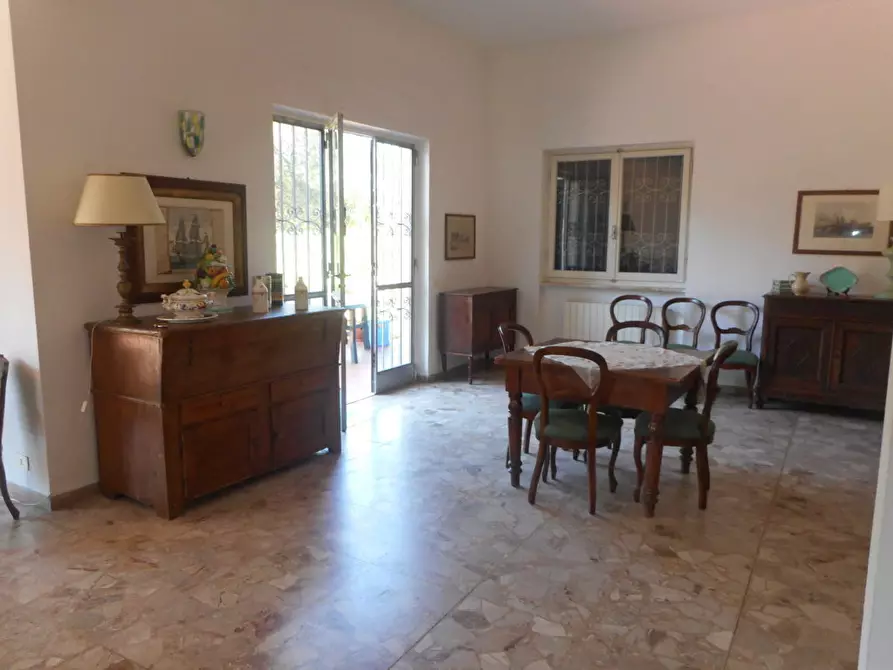 Immagine 8 di Villa in affitto  a Massa
