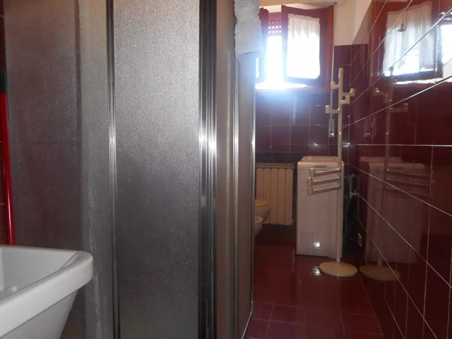 Immagine 11 di Appartamento in affitto  a Massa