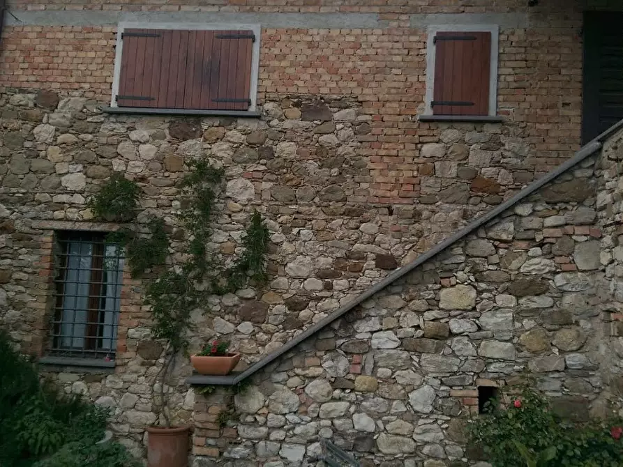 Immagine 18 di Casa colonica in vendita  a Villafranca In Lunigiana