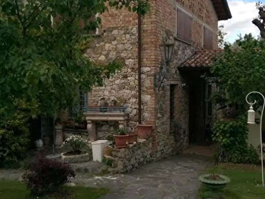 Immagine 25 di Casa colonica in vendita  a Villafranca In Lunigiana