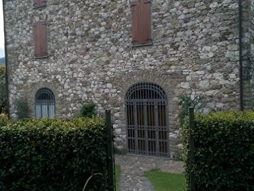 Immagine 23 di Casa colonica in vendita  a Villafranca In Lunigiana