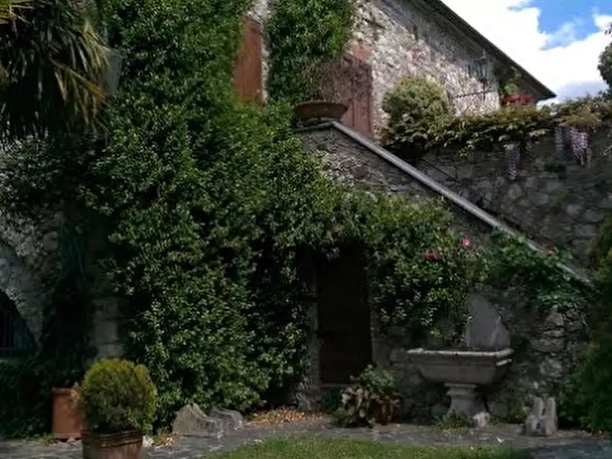 Immagine 52 di Casa colonica in vendita  a Villafranca In Lunigiana