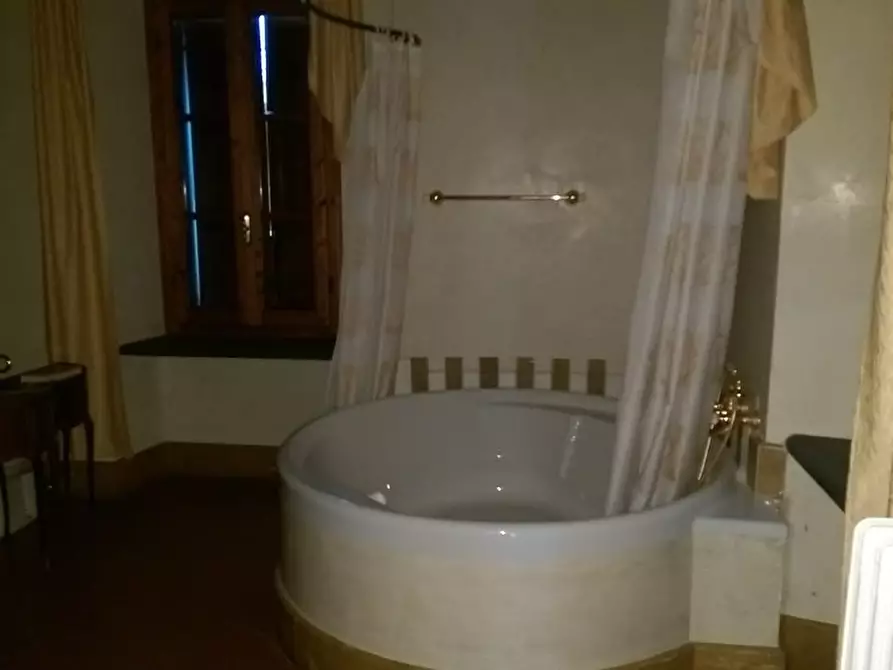 Immagine 16 di Casa colonica in vendita  a Villafranca In Lunigiana
