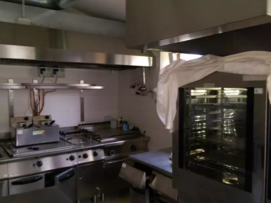 Immagine 2 di Casa colonica in vendita  a Villafranca In Lunigiana