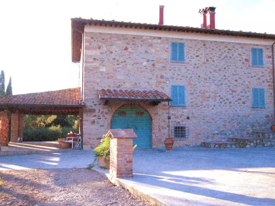 Immagine 2 di Casa colonica in vendita  a Terricciola