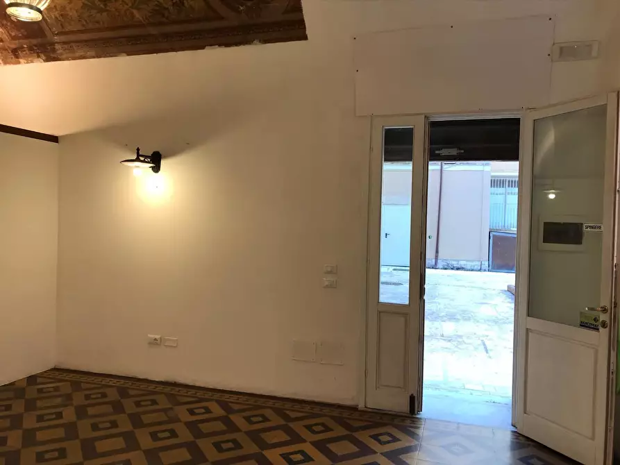 Immagine 10 di Locale commerciale in affitto  a Pisa