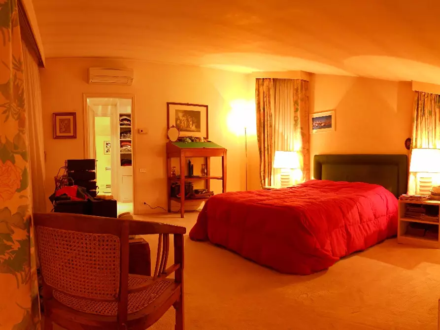 Immagine 16 di Villa in vendita  a Lucca