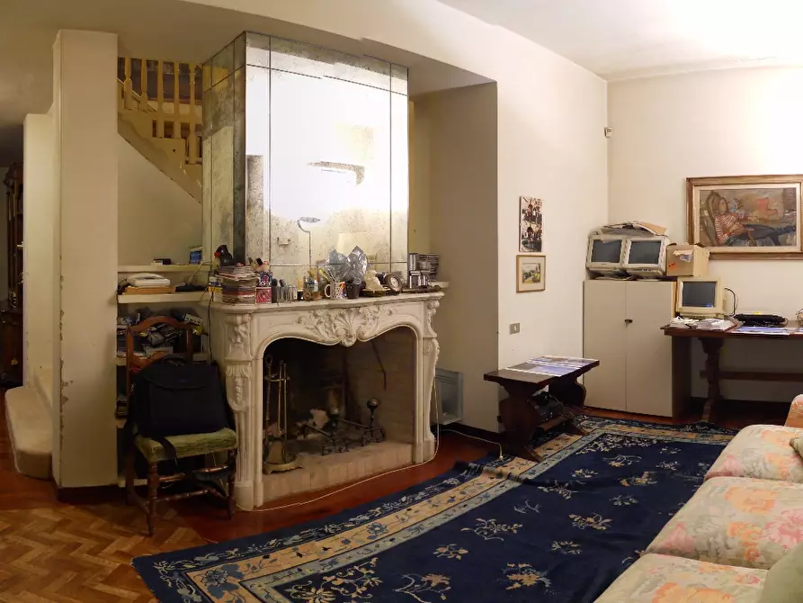 Immagine 15 di Villa in vendita  a Lucca