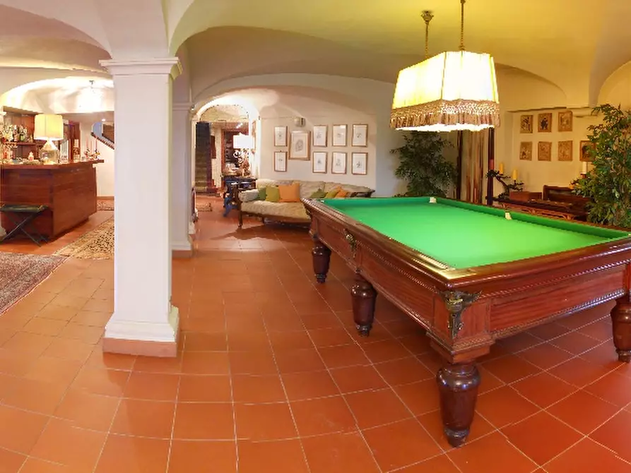 Immagine 17 di Villa in vendita  a Lucca