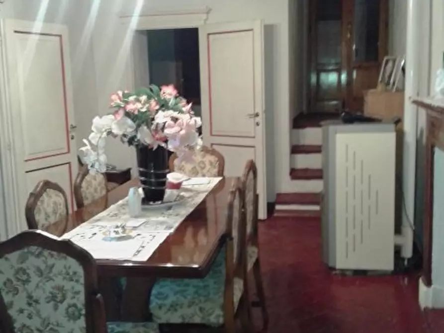 Immagine 10 di Palazzo in vendita  a Colle Di Val D'elsa