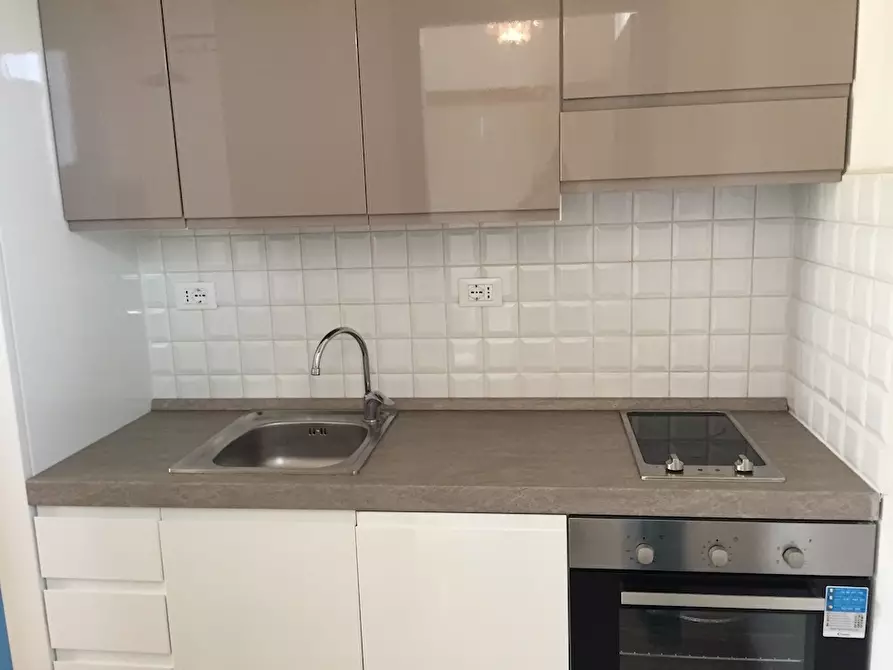 Immagine 8 di Appartamento in affitto  a Pisa