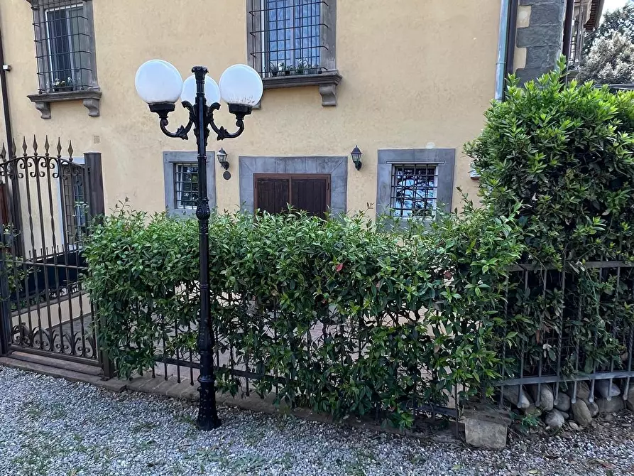 Immagine 2 di Casa colonica in vendita  a Empoli