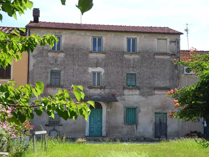 Immagine 1 di Rustico / casale in vendita  a Larciano