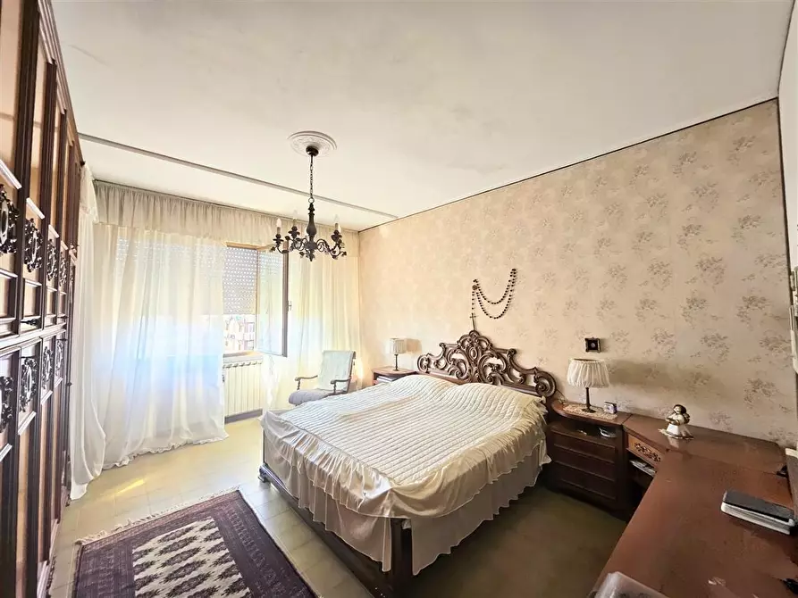 Immagine 35 di Mansarda in vendita  a Massa