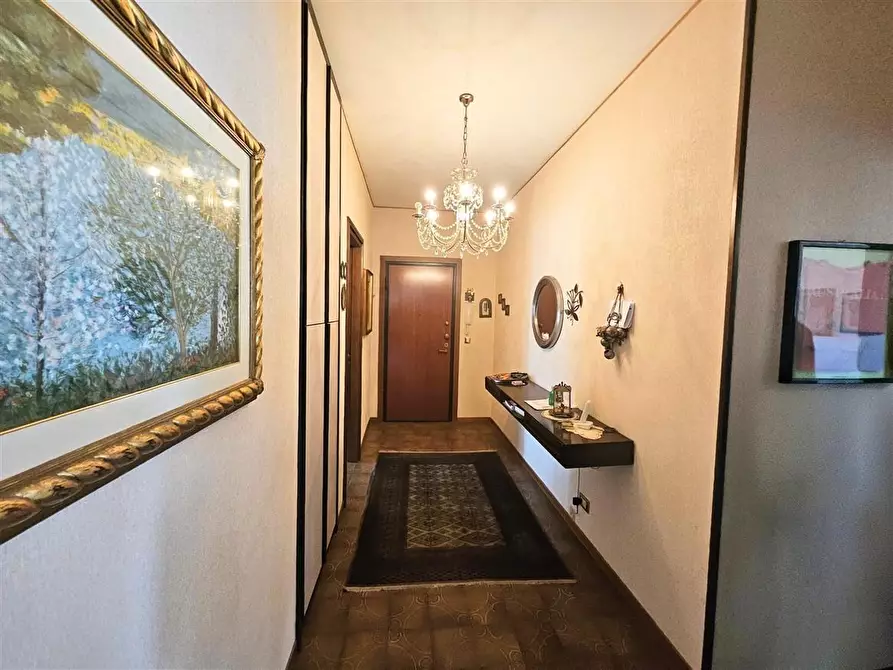 Immagine 33 di Mansarda in vendita  a Massa