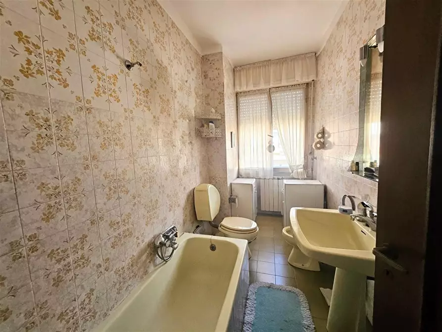 Immagine 34 di Mansarda in vendita  a Massa