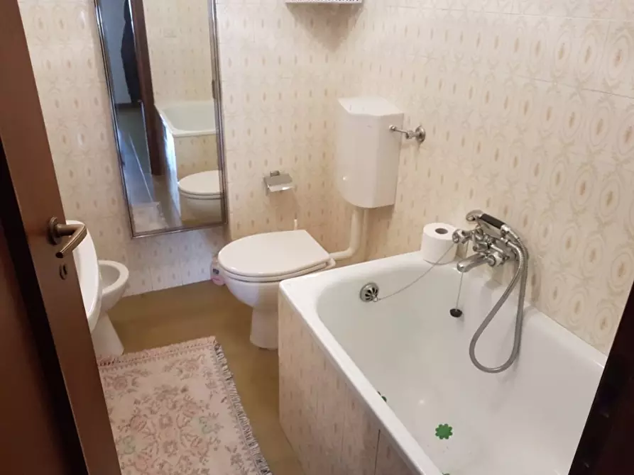 Immagine 8 di Mansarda in vendita  a Massa