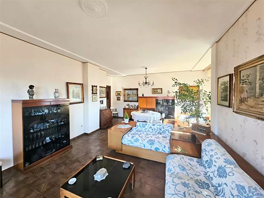 Immagine 16 di Mansarda in vendita  a Massa