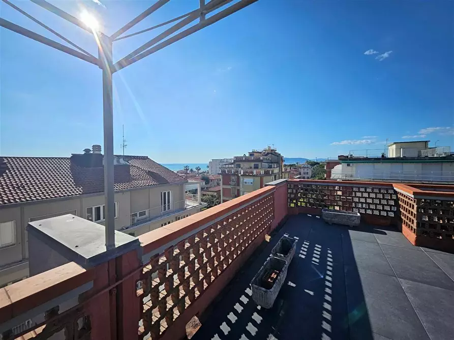 Immagine 32 di Mansarda in vendita  a Massa