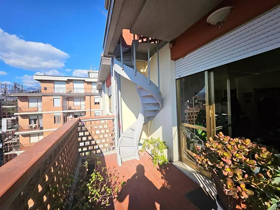 Immagine 29 di Mansarda in vendita  a Massa