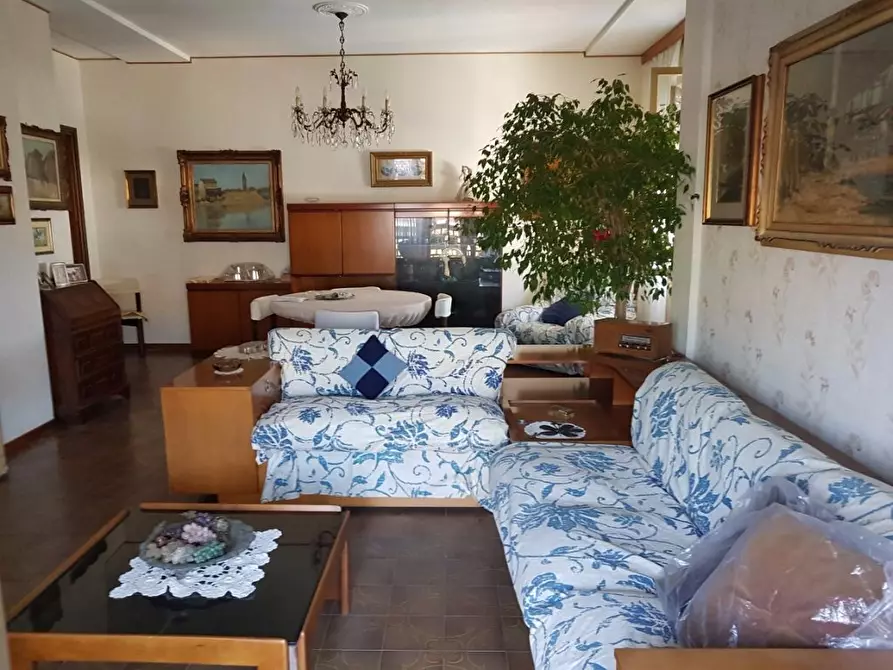 Immagine 6 di Mansarda in vendita  a Massa