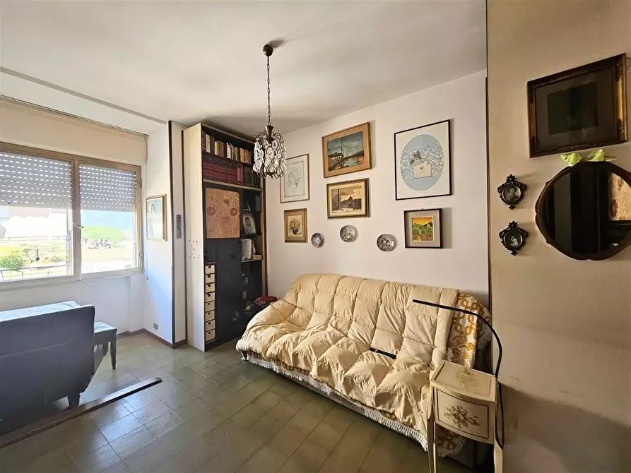 Immagine 37 di Mansarda in vendita  a Massa