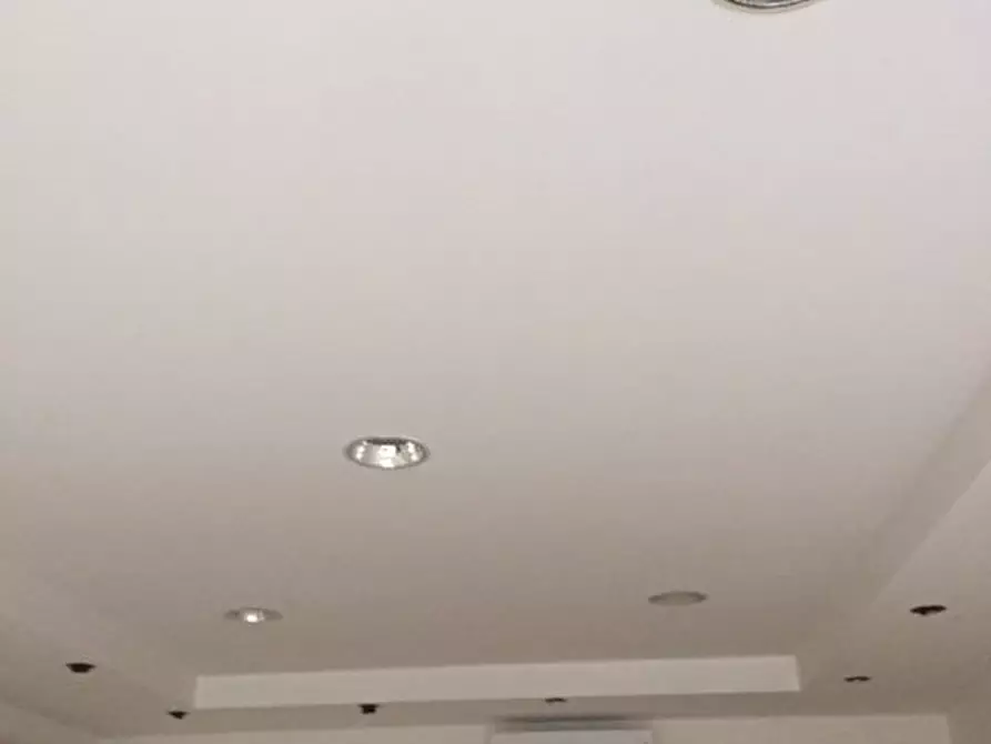 Immagine 3 di Locale commerciale in vendita  a Pontedera