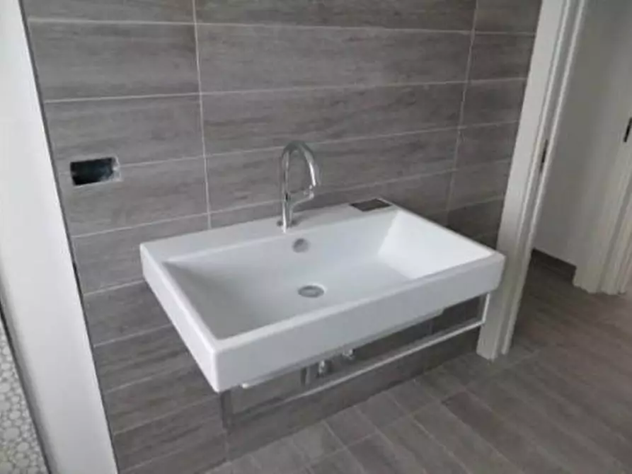 Immagine 21 di Villa in vendita  a Montignoso