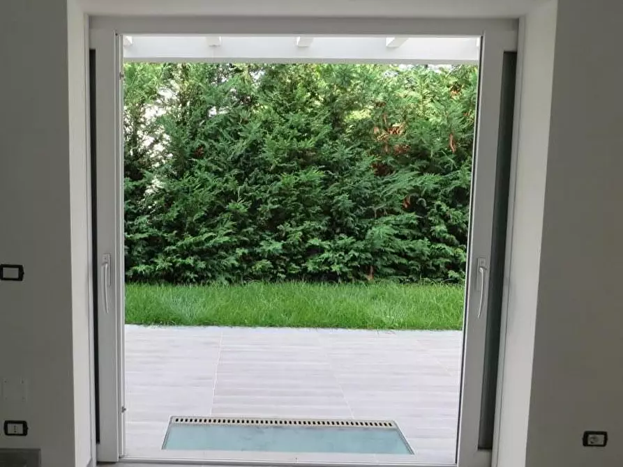 Immagine 16 di Villa in vendita  a Montignoso