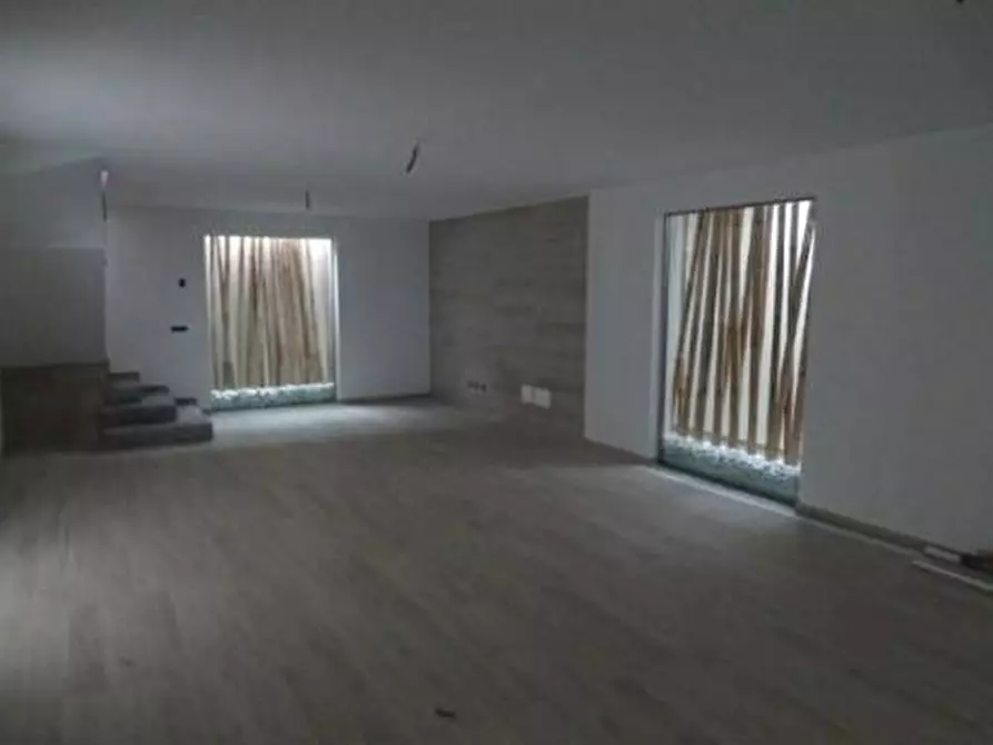 Immagine 30 di Villa in vendita  a Montignoso