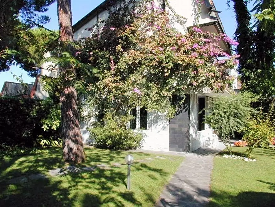 Immagine 4 di Villetta a schiera in vendita  a Montignoso