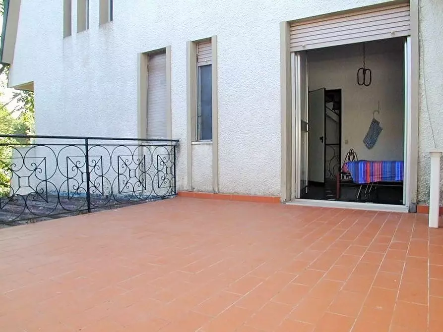 Immagine 7 di Villetta a schiera in vendita  a Montignoso