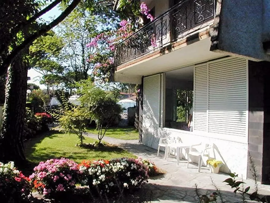 Immagine 6 di Villetta a schiera in vendita  a Montignoso