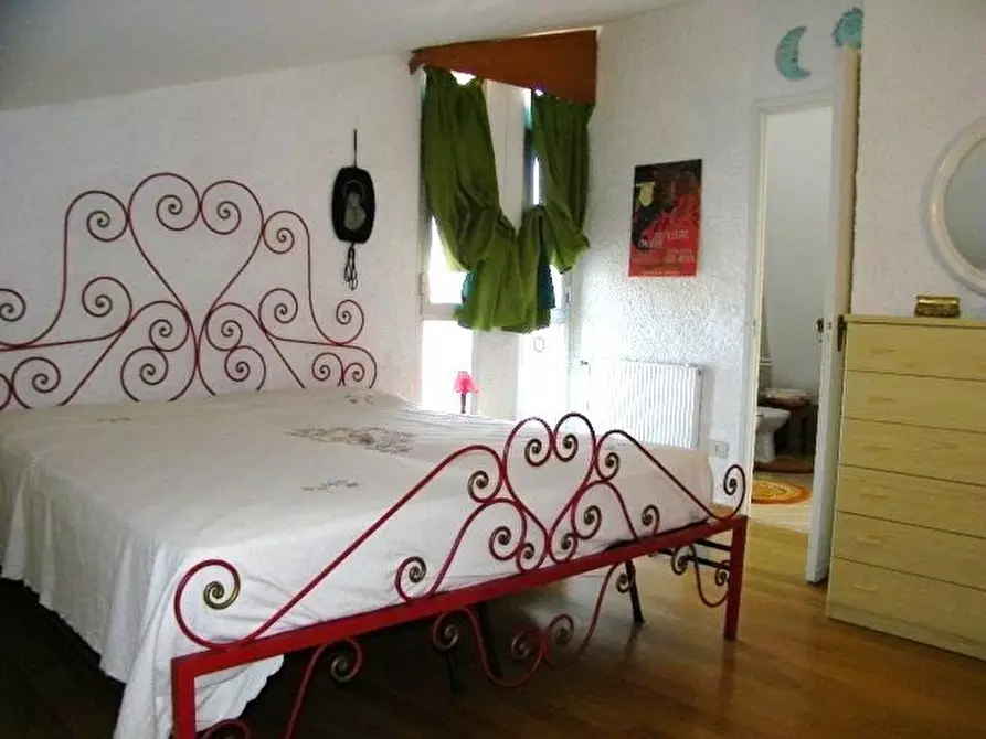 Immagine 17 di Villetta a schiera in vendita  a Montignoso