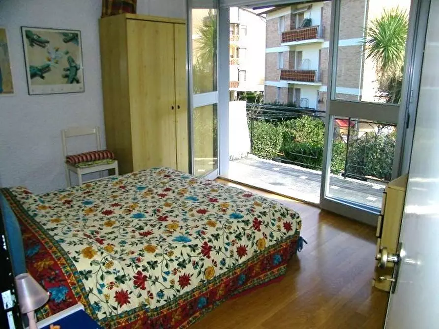 Immagine 12 di Villetta a schiera in vendita  a Montignoso