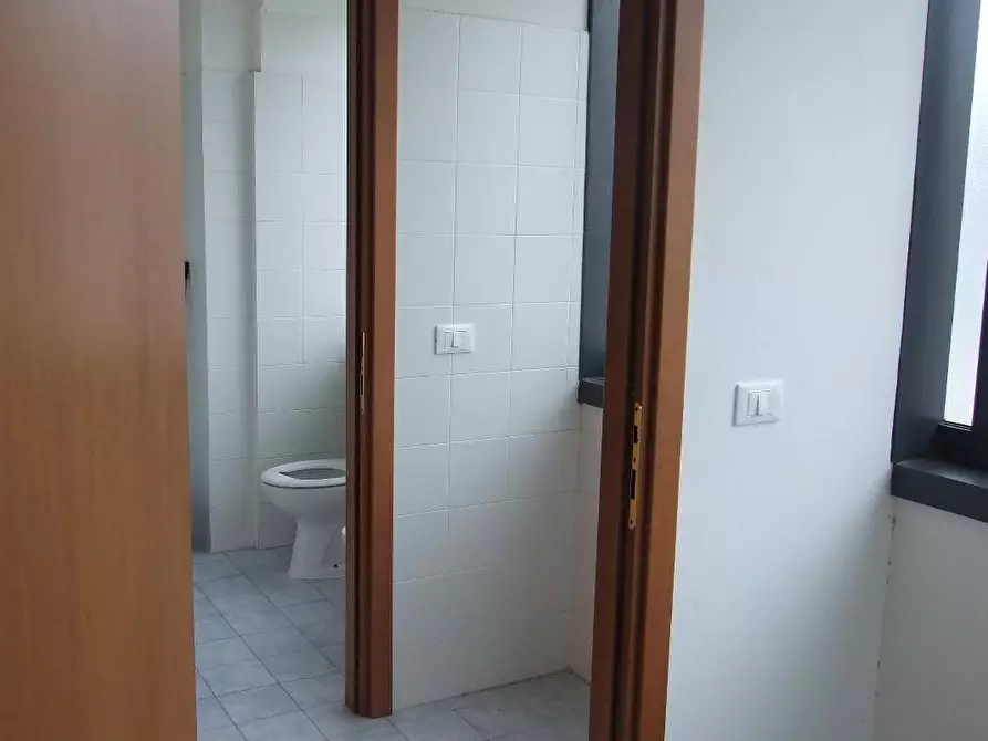 Immagine 3 di Locale commerciale in vendita  a Pisa