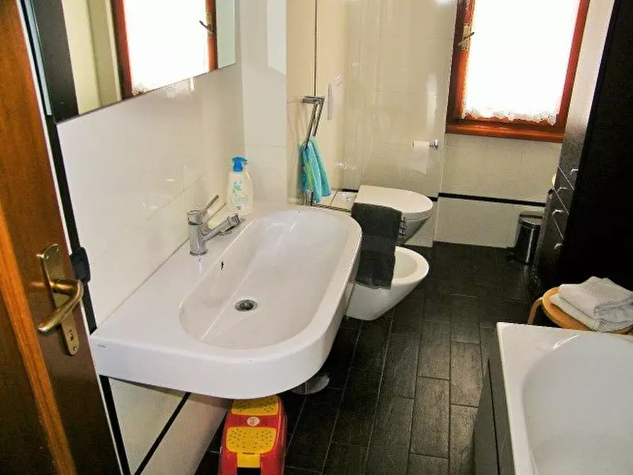 Immagine 11 di Appartamento in vendita  a Massa