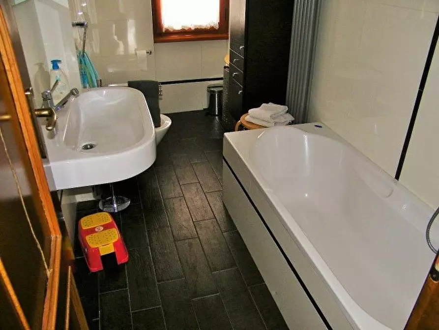 Immagine 12 di Appartamento in vendita  a Massa