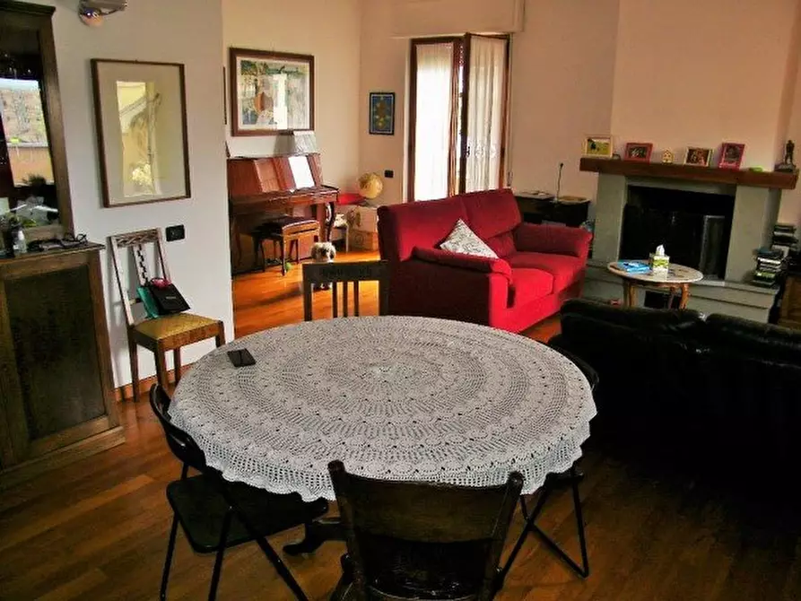 Immagine 2 di Appartamento in vendita  a Massa